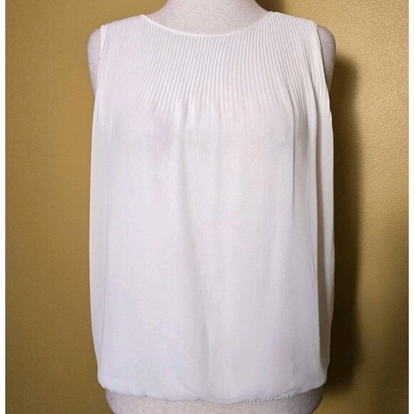 MAX STUDIO Medium White Sleeveless Pleated Silky Scoopneck Tie Back Blouse Top - Picture 1 of 9